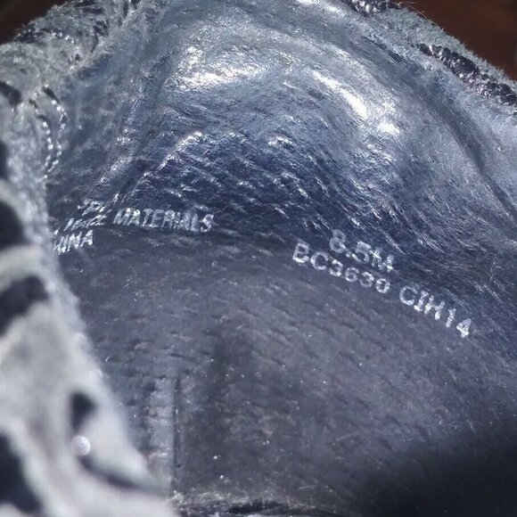 BOC Born Concept Clogs Embossed Paisley print LEATHER Nursing Shoes 38.5 USA 8.5 - Picture 7 of 8